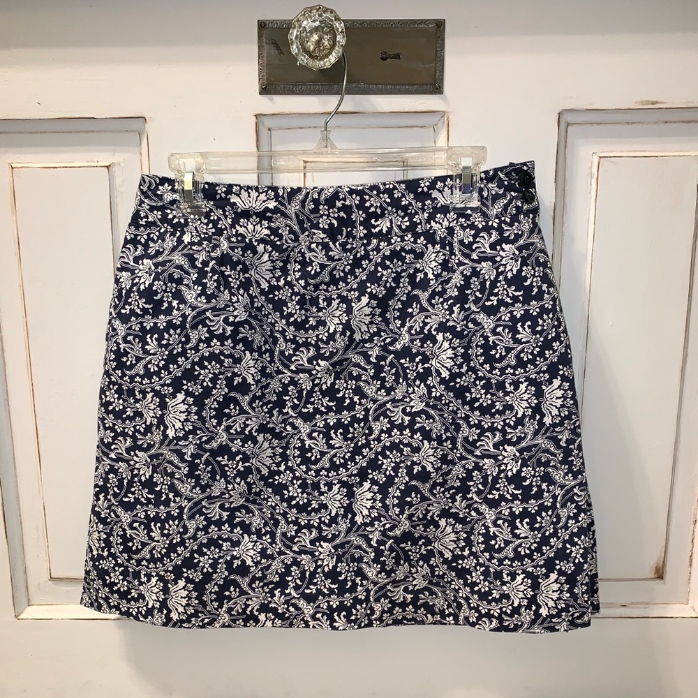 Skort (skirt over shorts), like new, 18” length